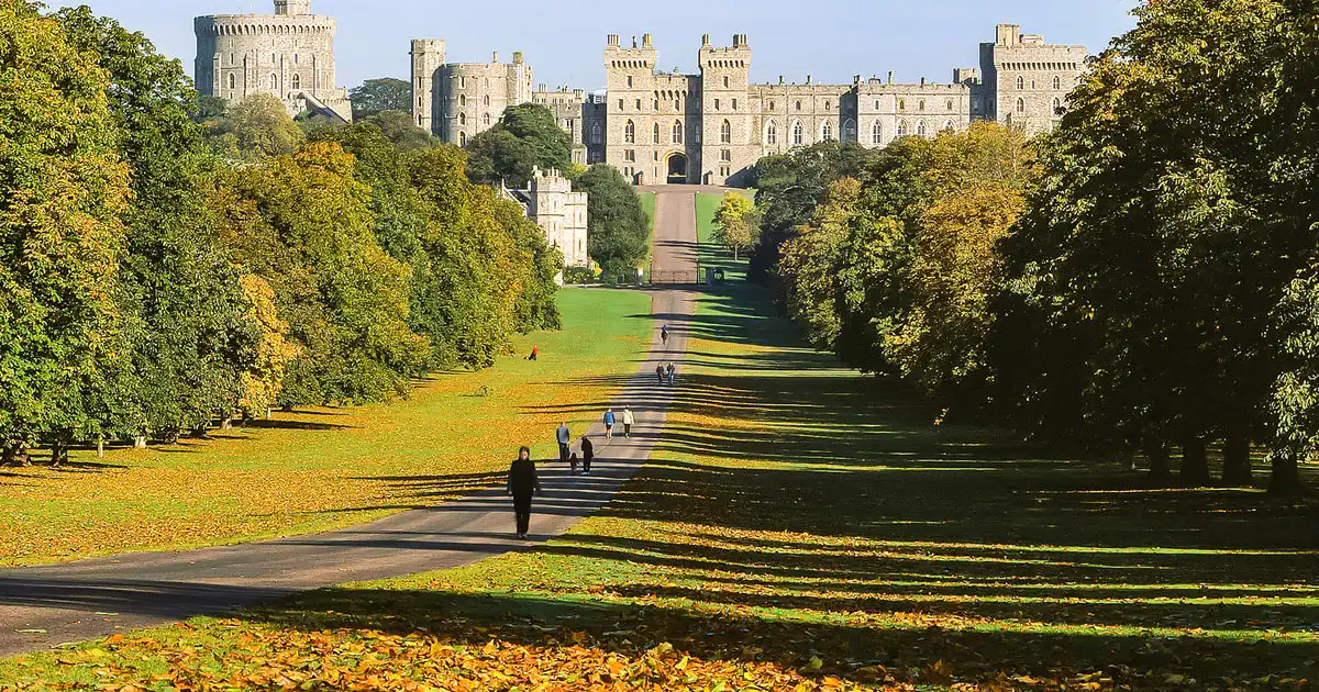 The official entry with the multimedia guide, convertible into a free 1-Year Pass for return visits, on a tour of Windsor Castle, castle tours in Europe