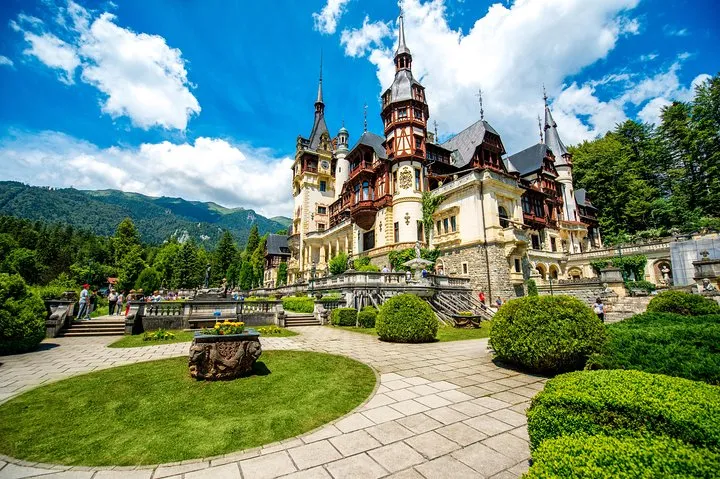 The same coach day from Bucharest to Bran, Peleș and Brașov, sold on Viator, on a tour of Bran Castle, castle tours in Europe
