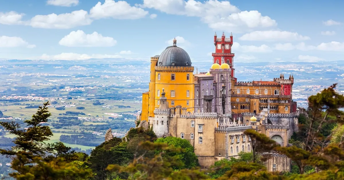 Timed entry to the Pena Palace and park, with an app audio guide, on a tour of Pena Palace in Sintra, castle tours in Europe