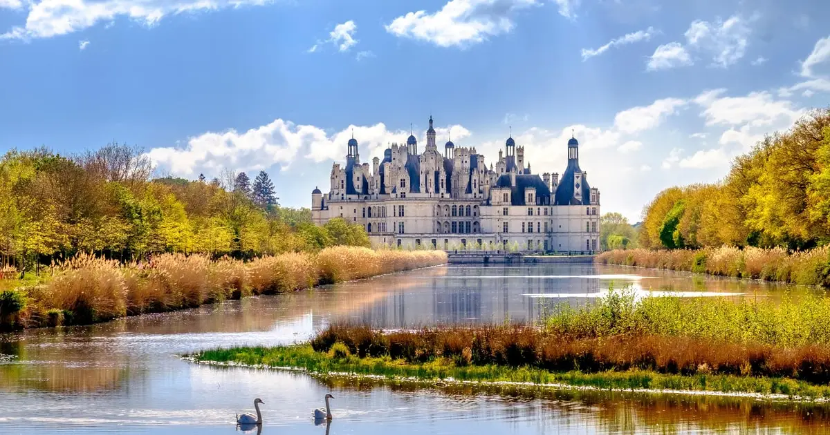 Chambord and Chenonceau with skip-the-line entry and a Loire wine tasting, from Paris, on a tour of the Loire Valley castles, castle tours in Europe